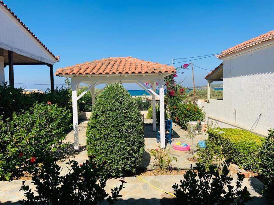 Familienfreundliches Fischerhaus Am Strand Porto Heli Dış mekan fotoğraf